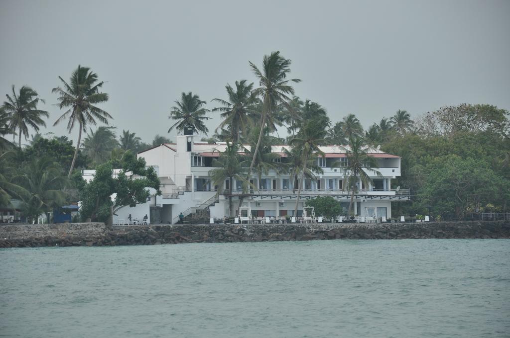Goviyapana Beach Hotel Ahangama Exterior photo